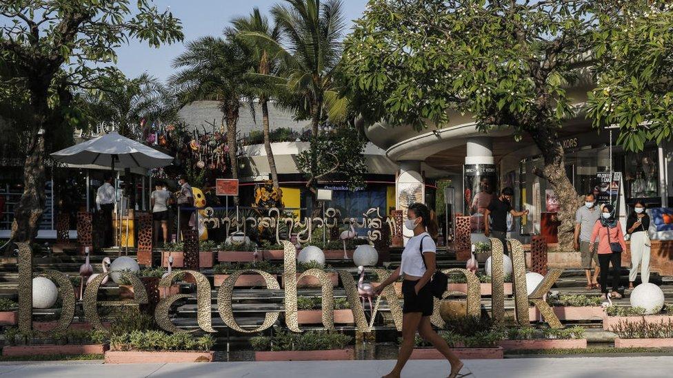 Indonesia Covid: Slow start as Bali re-opens to foreign tourists - BBC News